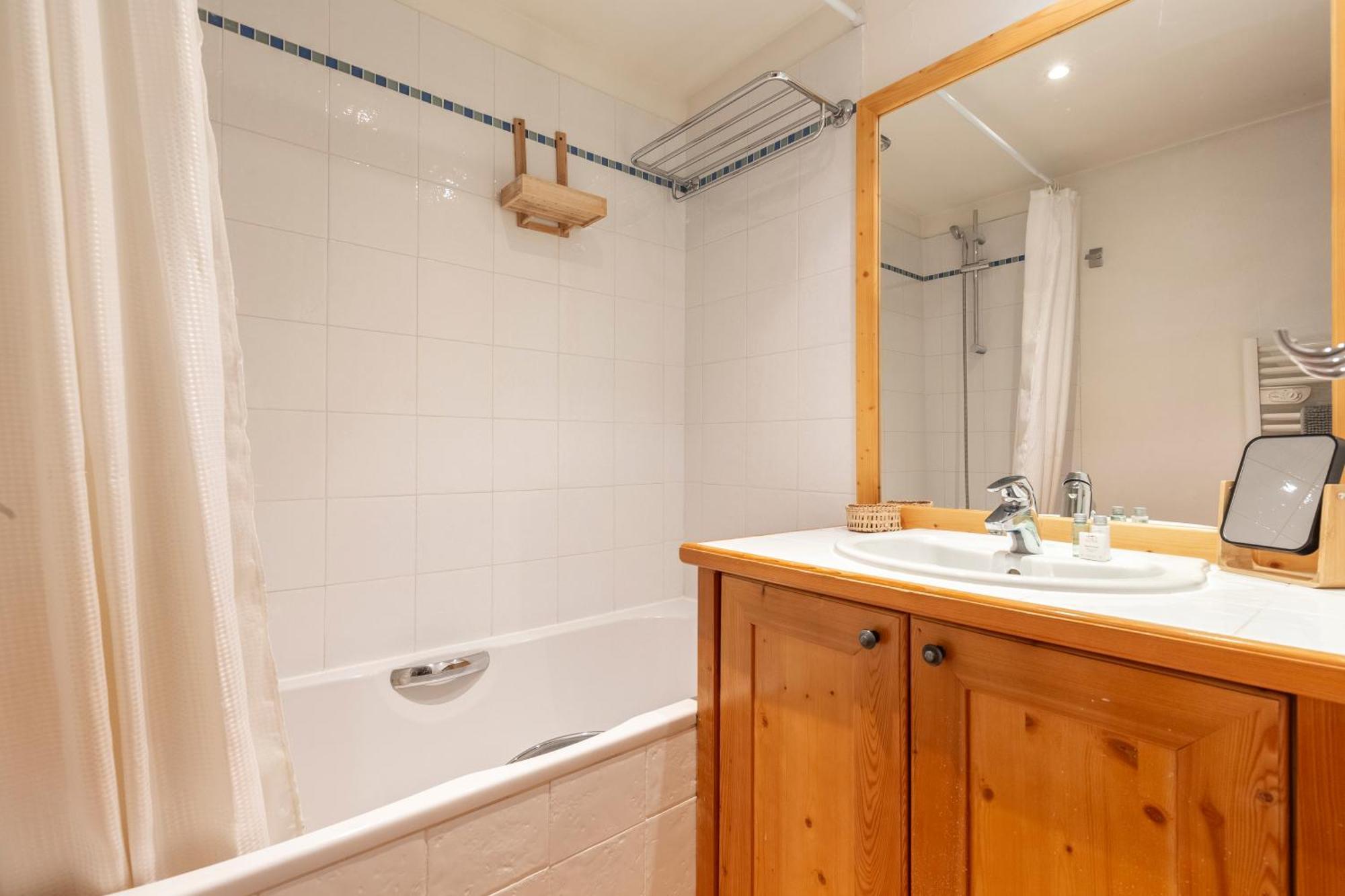 Chalet Wallis, Wifi, Garage, Proche Des Pistes